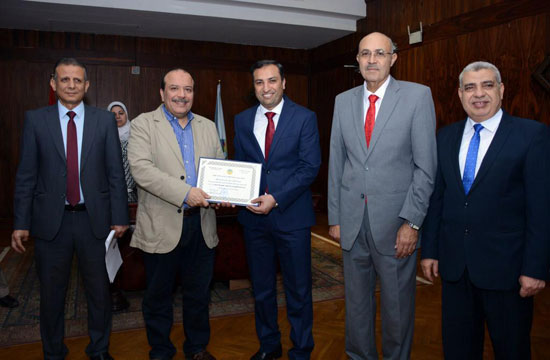 تكريم الحاصلين على جوائز الدولة التقديرية والتشجيعية بجامعة طنطا (6)