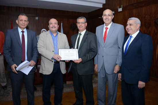 تكريم الحاصلين على جوائز الدولة التقديرية والتشجيعية بجامعة طنطا (2)