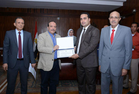 تكريم الحاصلين على جوائز الدولة التقديرية والتشجيعية بجامعة طنطا (5)