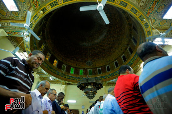 صلاة التراويح بمسجد مصطفى محمود فى العشر الأواخر من رمضان (28)