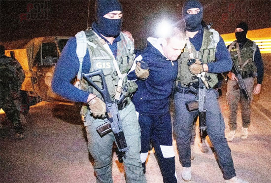 المخابرات العامة المصرية تتسلم الارهابي هشام عشماوي من ليبيا 87174-الإرهابى-هشام-عشماوى-(9)