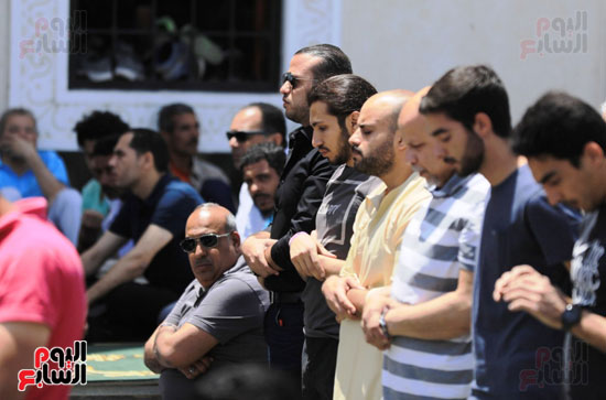 جنازة نوراا كامل (19)