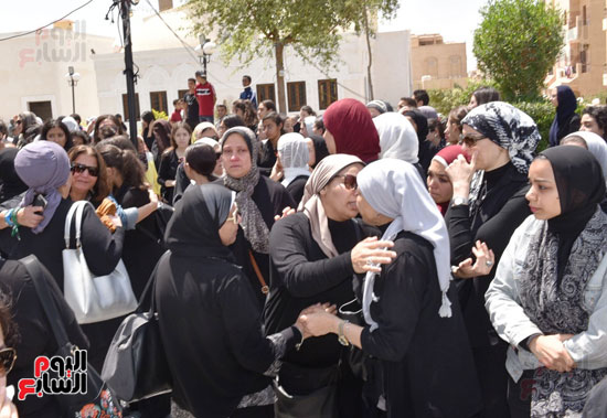 جنازة نوراا كامل (8)