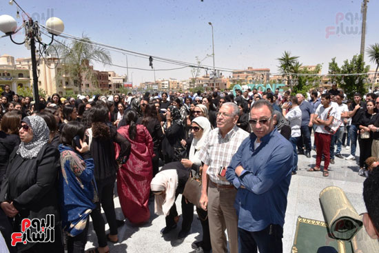 جنازة نوراا كامل (13)