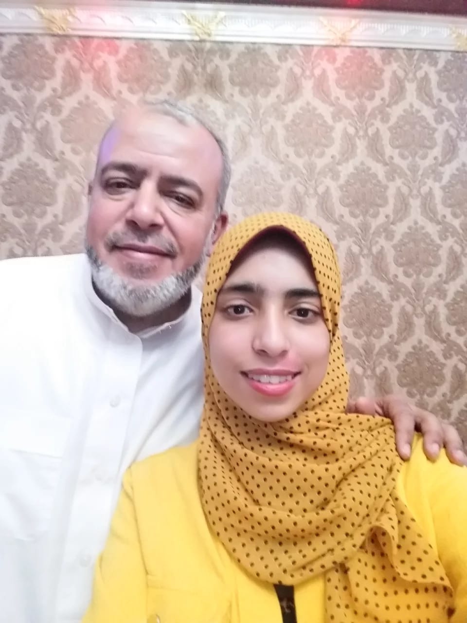 يمنى عبد الناصر مع والدها (2)