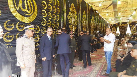 القيادات التنفيذية والشعبية تصل مسجد عمر مكرم للصلاة على مدير أمن أسيوط (9)