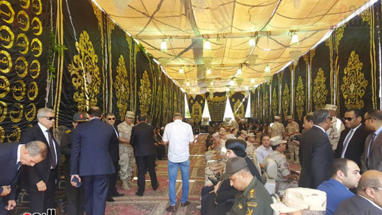 القيادات التنفيذية والشعبية تصل مسجد عمر مكرم للصلاة على مدير أمن أسيوط (6)