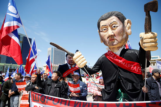مواطنو منغوليا يحتجون ضد الفساد
