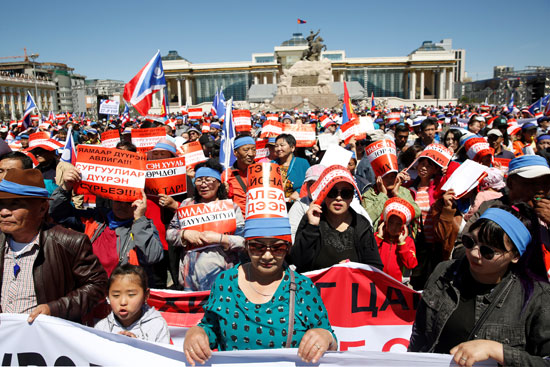 جانب من المظاهرات الحاشدة بمنغوليا