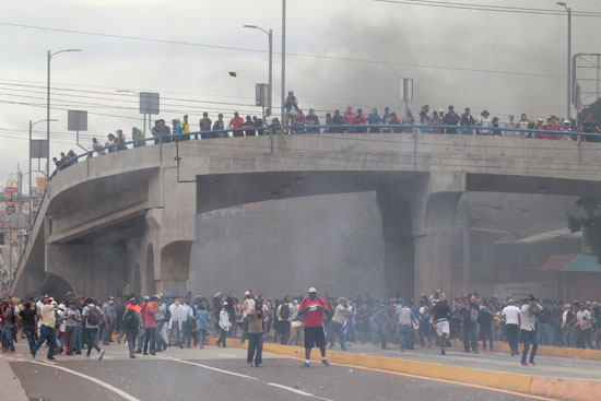 مئات المحتجون فى شوارع هندوراس