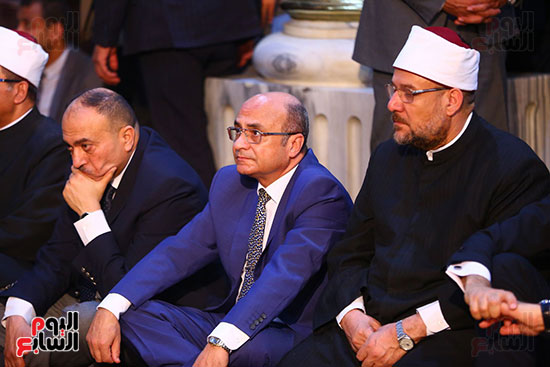 مصطفى مدبولى يحضر صلاة الجمعة الأخير بمسجد الحسين (40)