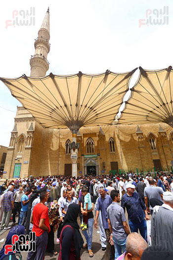مصطفى مدبولى يحضر صلاة الجمعة الأخير بمسجد الحسين (20)