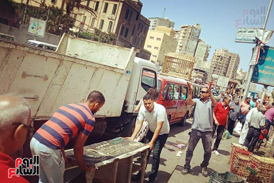 حملة مكبرة لإزالة إشغالات الطريق بمزلقان فيكتوريا شرق الإسكندرية (2)