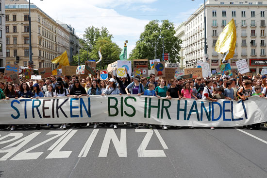 المسيرات فى شوارع فيينا
