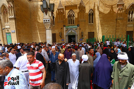 مصطفى مدبولى يحضر صلاة الجمعة الأخير بمسجد الحسين (21)