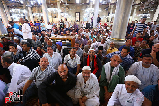 مصطفى مدبولى يحضر صلاة الجمعة الأخير بمسجد الحسين (36)
