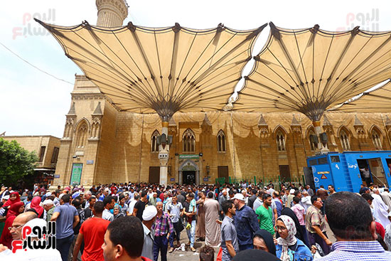 مصطفى مدبولى يحضر صلاة الجمعة الأخير بمسجد الحسين (19)