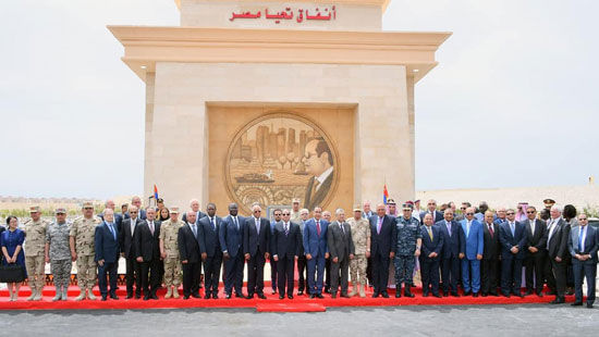 الرئيس يفتتح عددا من المشروعات التنموية الكبرى بوسط سيناء والإسماعيلية (4)