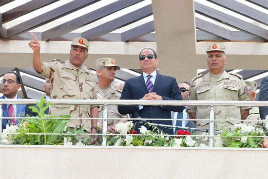 الرئيس يفتتح عددا من المشروعات التنموية الكبرى بوسط سيناء والإسماعيلية (7)