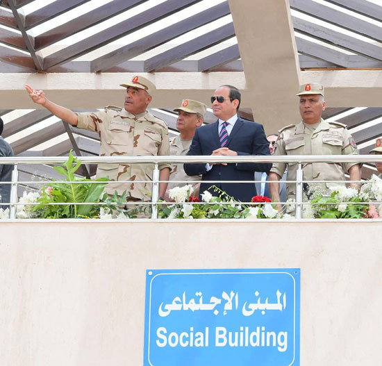الرئيس يفتتح عددا من المشروعات التنموية الكبرى بوسط سيناء والإسماعيلية (2)