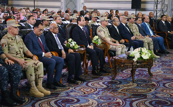 الرئيس يفتتح عددا من المشروعات التنموية الكبرى بوسط سيناء والإسماعيلية (10)