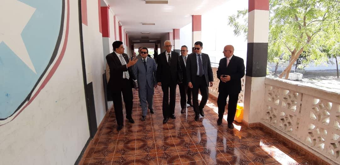  زيارة السفير حمدى سند لوزا نائب وزير الخارجية للشئون الأفريقية إلى الصومال (1)
