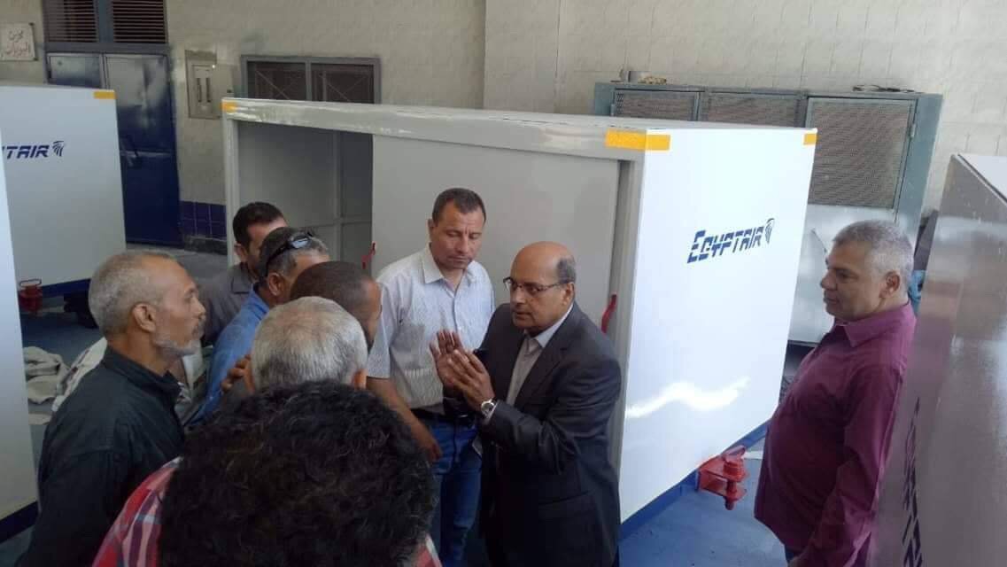  الخدمات الأرضية بمصر الطيران تصنع 75 عربة نقل حقائب جديدة (2)