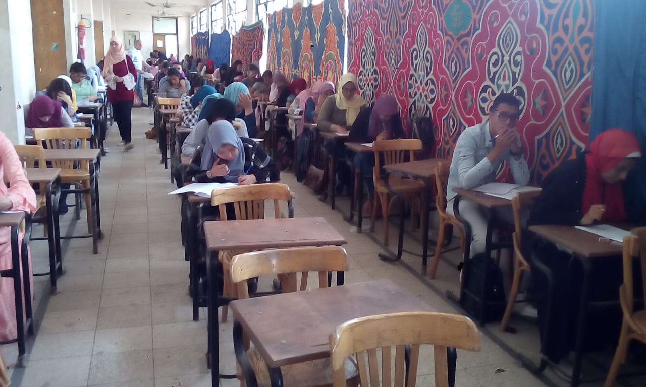 انتظام امتحانات الطلاب بجامعة عين شمس  (10)