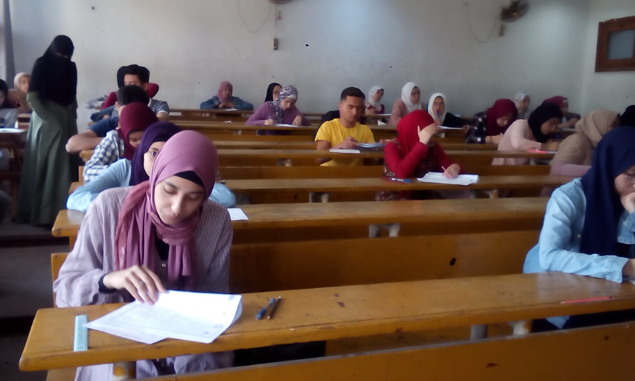 انتظام امتحانات الطلاب بجامعة عين شمس  (3)