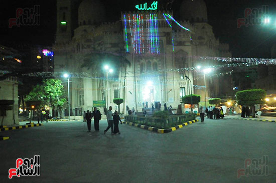 ساحة أبو العباس أشهر الساحات لتجمع بعد الفطار بالإسكندرية  (3)