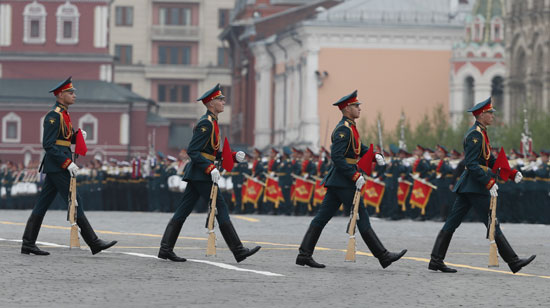 فى عيد النصر.. استعراض عسكرى فى الساحة الحمراء بروسيا بحضور بوتين - اليوم  السابع