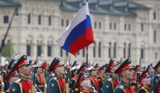 استعراض عسكرى فى الساحة الحمراء بروسيا بحضور بوتين (28)