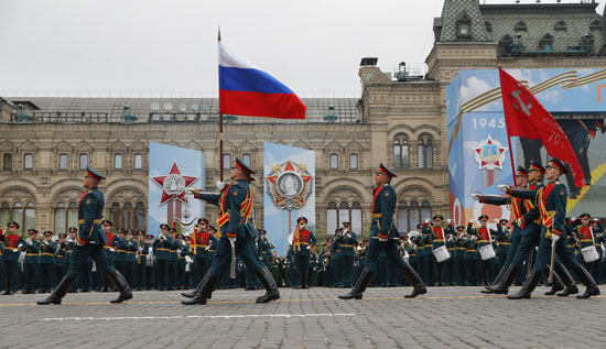 استعراض عسكرى فى الساحة الحمراء بروسيا بحضور بوتين (8)