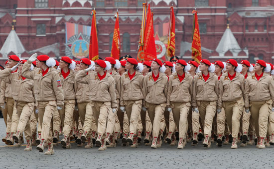 استعراض عسكرى فى الساحة الحمراء بروسيا بحضور بوتين (9)