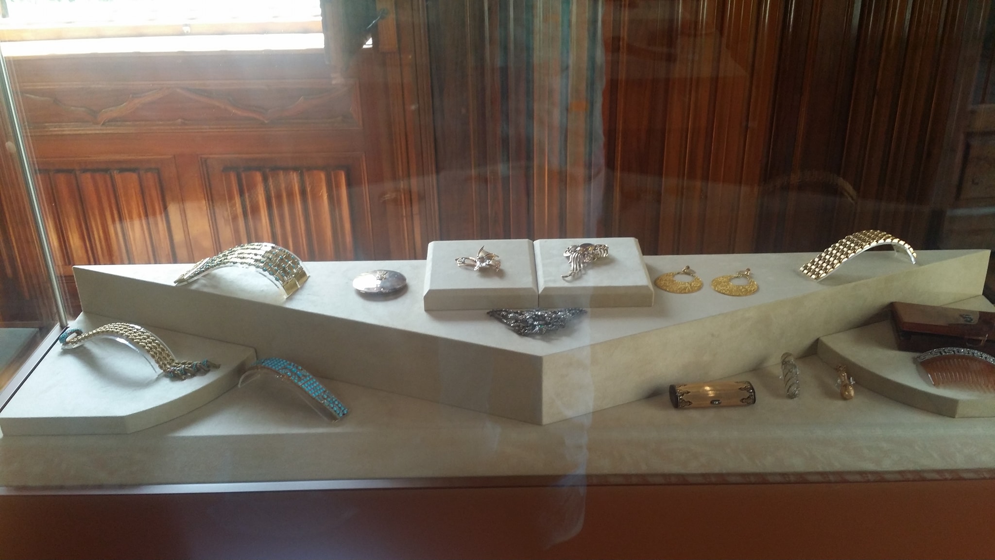 Collection of Royal Jewelry Museum (8)