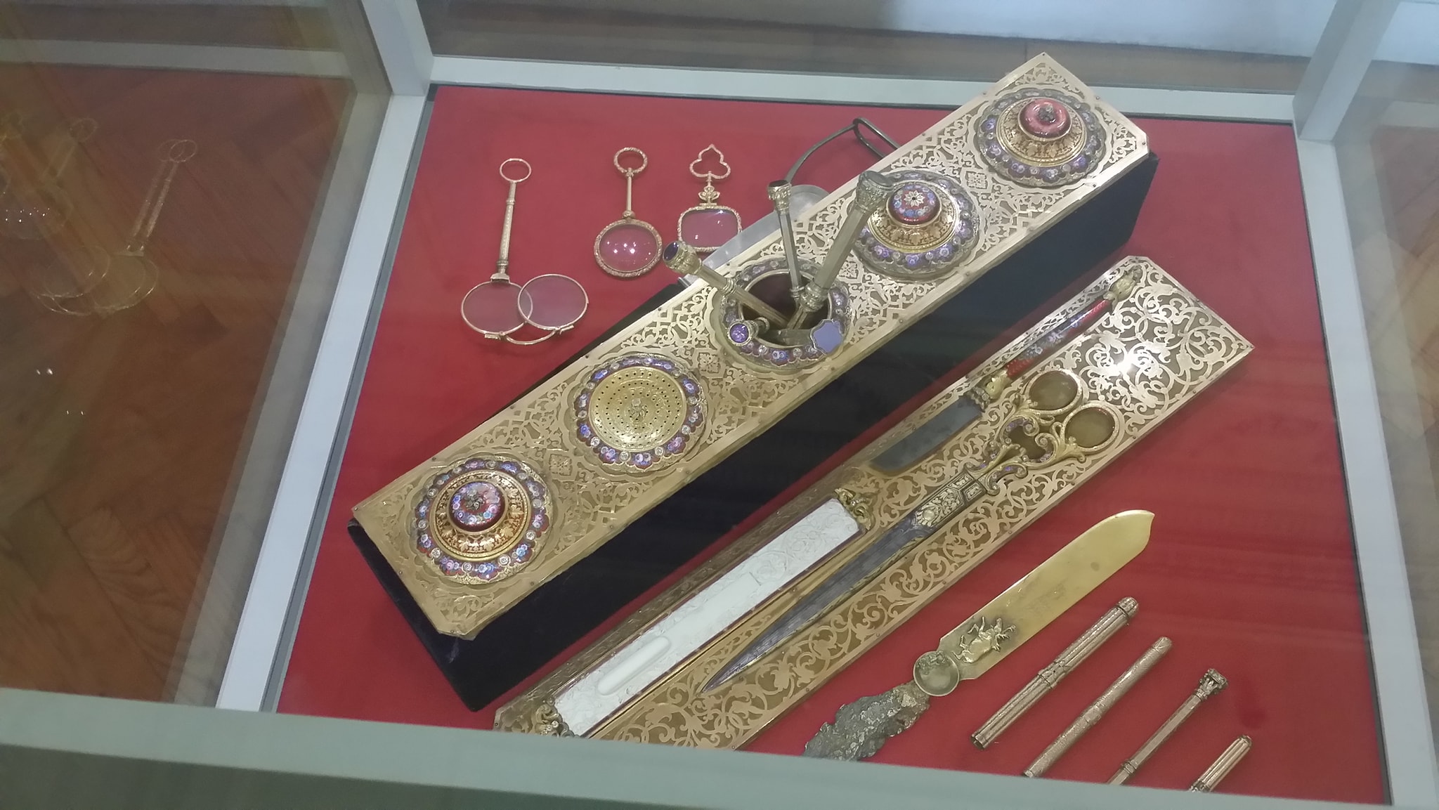 مقتنيات متحف المجوهرات الملكية (14)