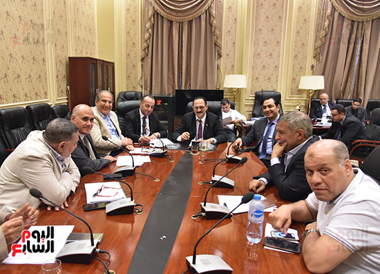 لجنة النقل والمواصلات برئاسة النائب هشام عبدالواحد (1)