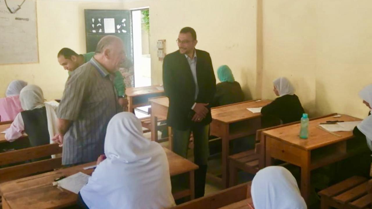 مدير صحة شمال سيناء يتفقد لجان امتحانات التمريض (1)
