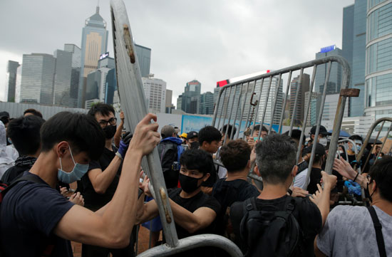 مظاهرات عنيفة فى هونج كونج ضد تشريع جديد
