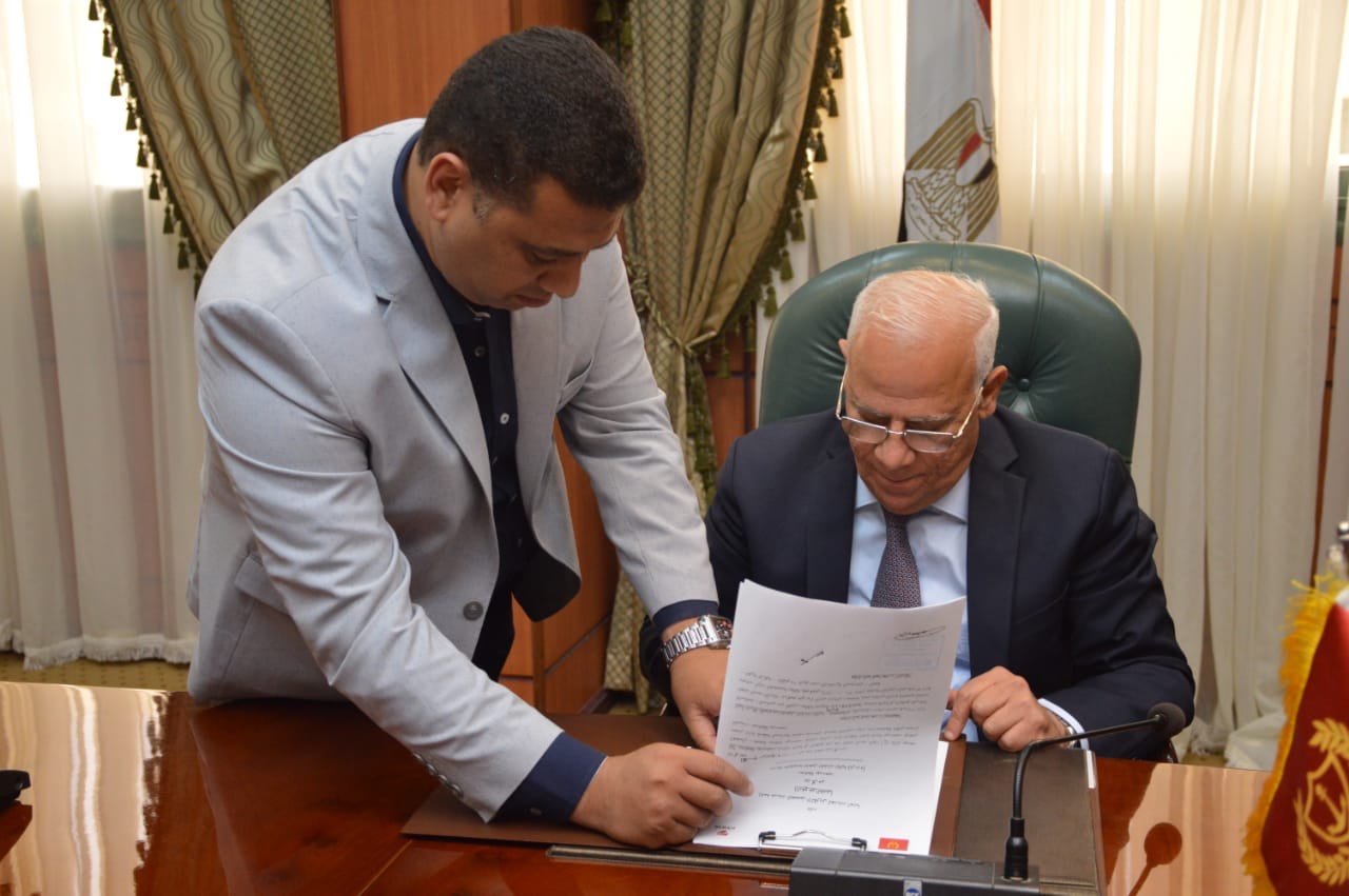 توقيع بروتوكول لتعميم نظام الدفع الإلكتروني مع الوحدات الحكومية ببورسعيد (2)