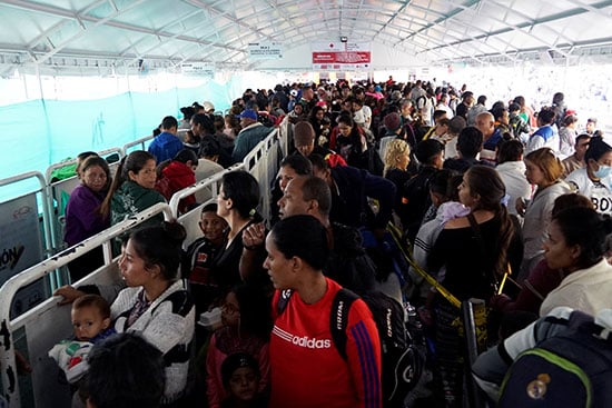 2019-06-13T191536Z_1584107551_RC1337663040_RTRMADP_3_VENEZUELA-MIGRATION-ECUADOR