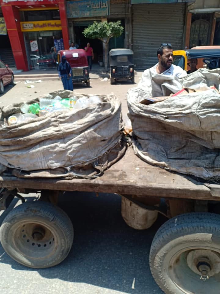 ضبط 30 عربة كارو وتروسيكل لنبش القمامة بشبرا الخيمة (1)