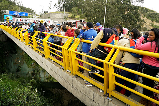 مهاجرون من فنزويلا يفرون إلى الاكوادور