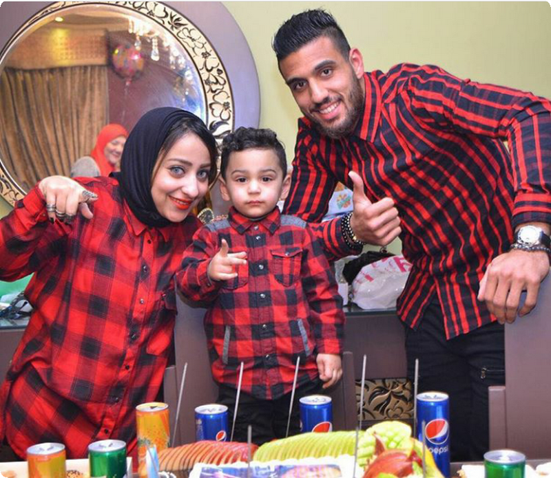 احمد الشناوى مع العائلة