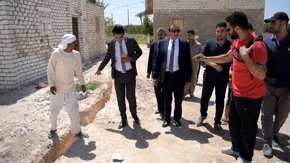 رئيس الجامعة يتابع حفر خط المياه رئيس الجامعة يتابع حفر خط المياه