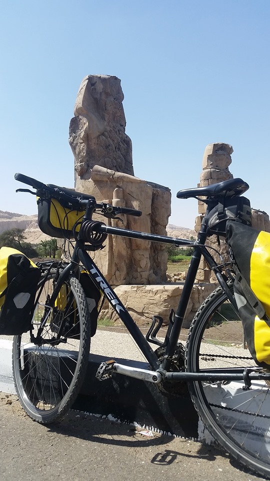 رحالة مغربي يجوب 25 دولة أفريقية ويصل مصر ويستمتع بمعابد الأقصر الفرعونية (3)