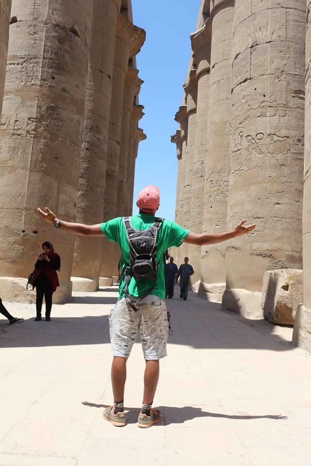 رحالة مغربي يجوب 25 دولة أفريقية ويصل مصر ويستمتع بمعابد الأقصر الفرعونية (7)