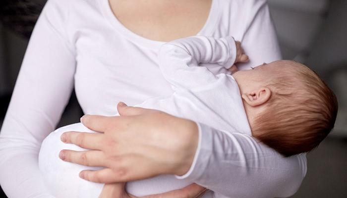 78-185556-breastfeeding-antibiotics-children_700x400