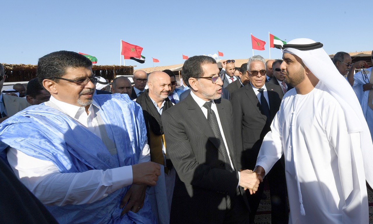 رئيس الحكومة المغربية يزور جناح الإمارات فى موسم طانطان