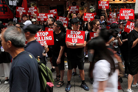 احتشاد الاف المتظاهرون فى هونج كونج مطالبين بتنحى القادة  (4)